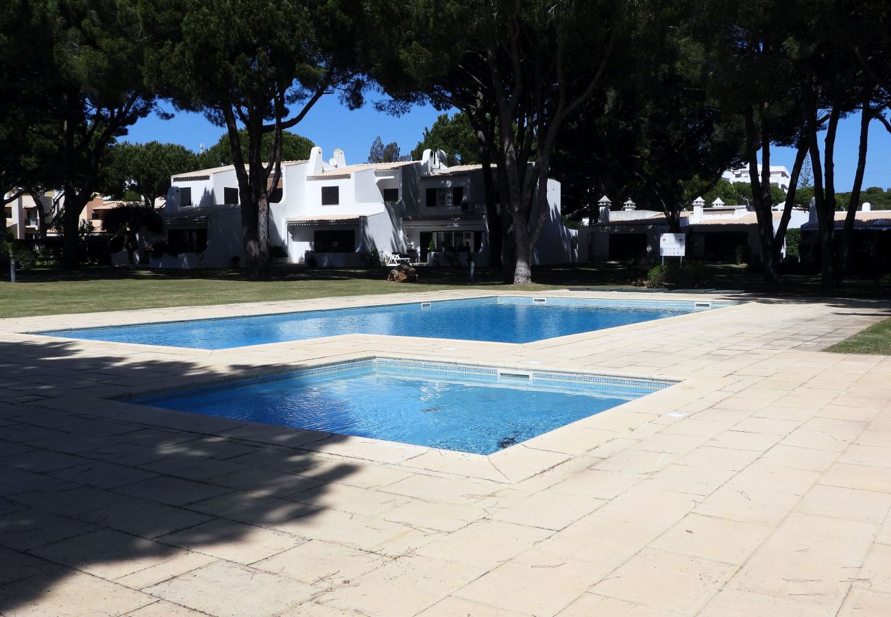 Casa geminada em Vilamoura - Vilamouratenis Spring by SAPvillas