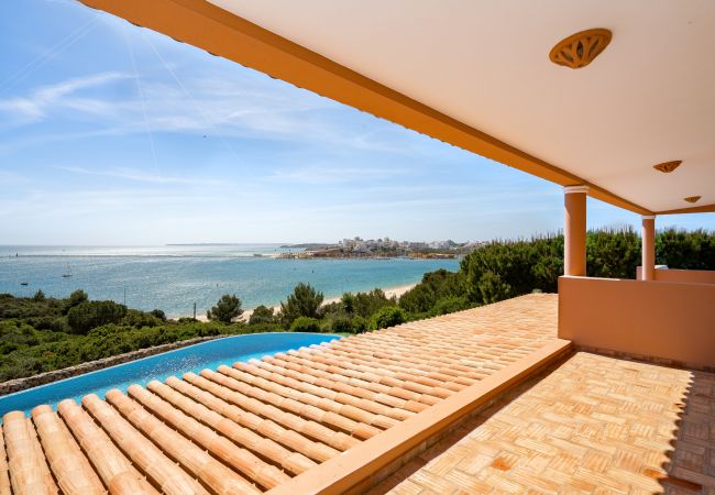 Villa em Ferragudo - Monte da Bela Vista by SAPvillas