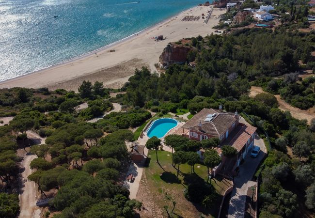 Villa em Ferragudo - Monte da Bela Vista by SAPvillas