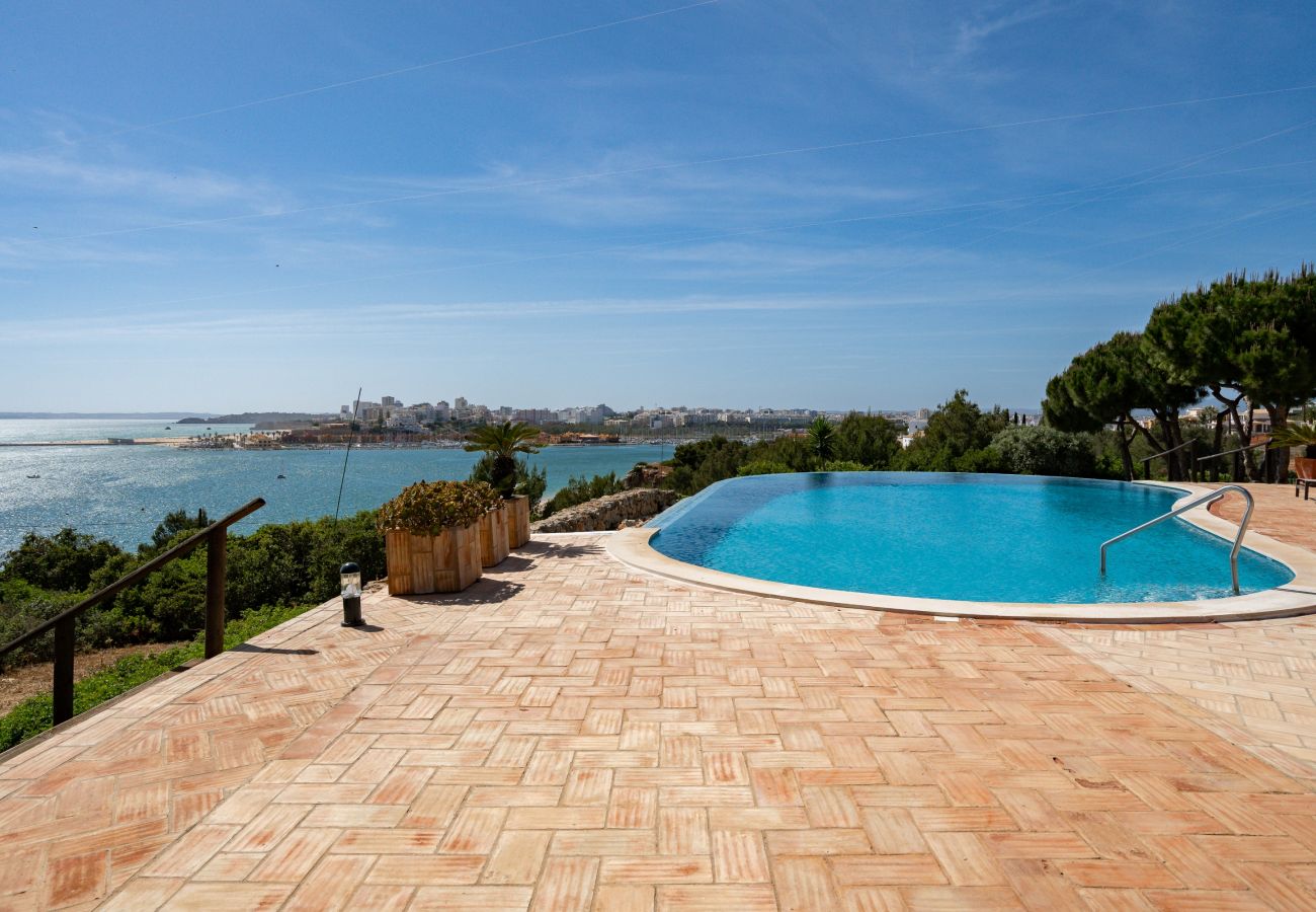 Villa em Ferragudo - Monte da Bela Vista by SAPvillas