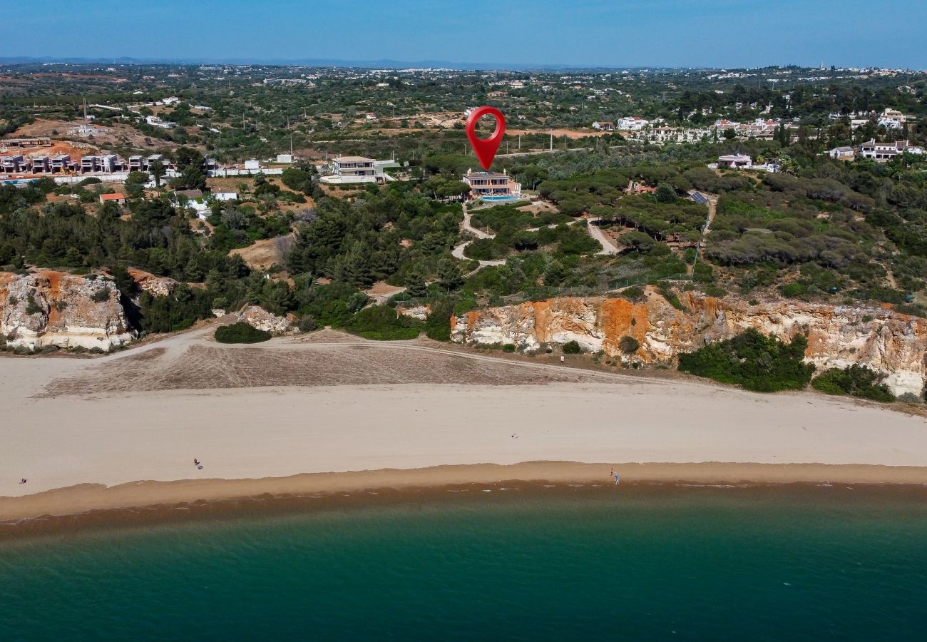 Villa em Ferragudo - Monte da Bela Vista by SAPvillas