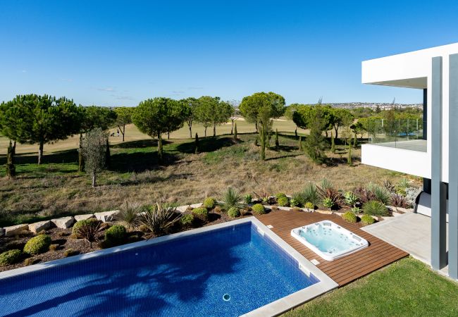 Villa em Vilamoura - Vitória Lux by SAPvillas Villa em Vilamoura - Vitória Lux by SAPvillas
