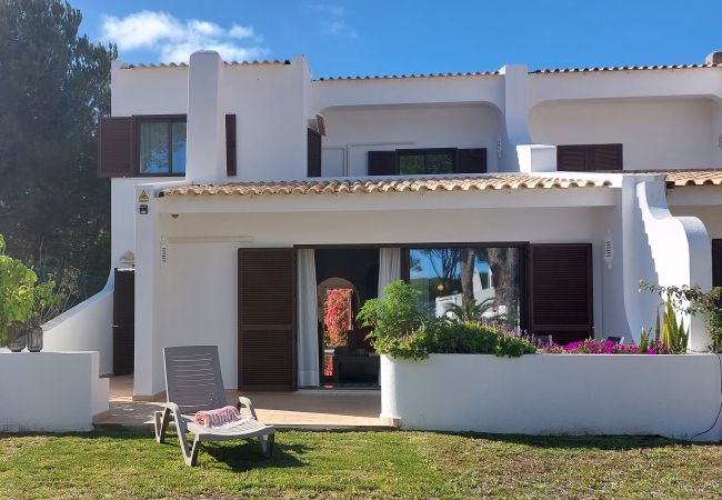 Casa geminada em Vilamoura - Vilamouratenis Duck by SAPvillas Casa geminada em Vilamoura - Vilamouratenis Duck by SAPvillas