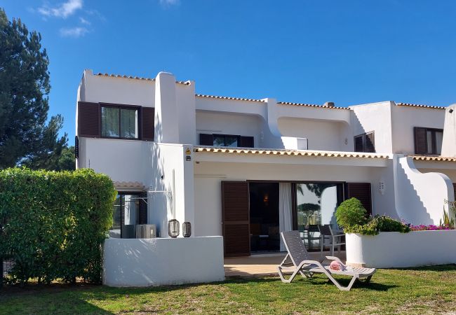 Casa geminada em Vilamoura - Vilamouratenis Duck by SAPvillas Casa geminada em Vilamoura - Vilamouratenis Duck by SAPvillas