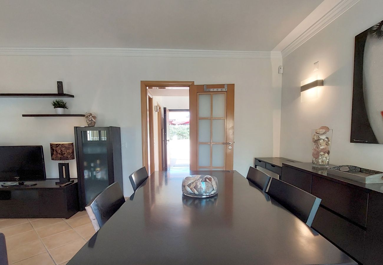 Casa geminada em Quarteira - Vilapeti by SAPvillas