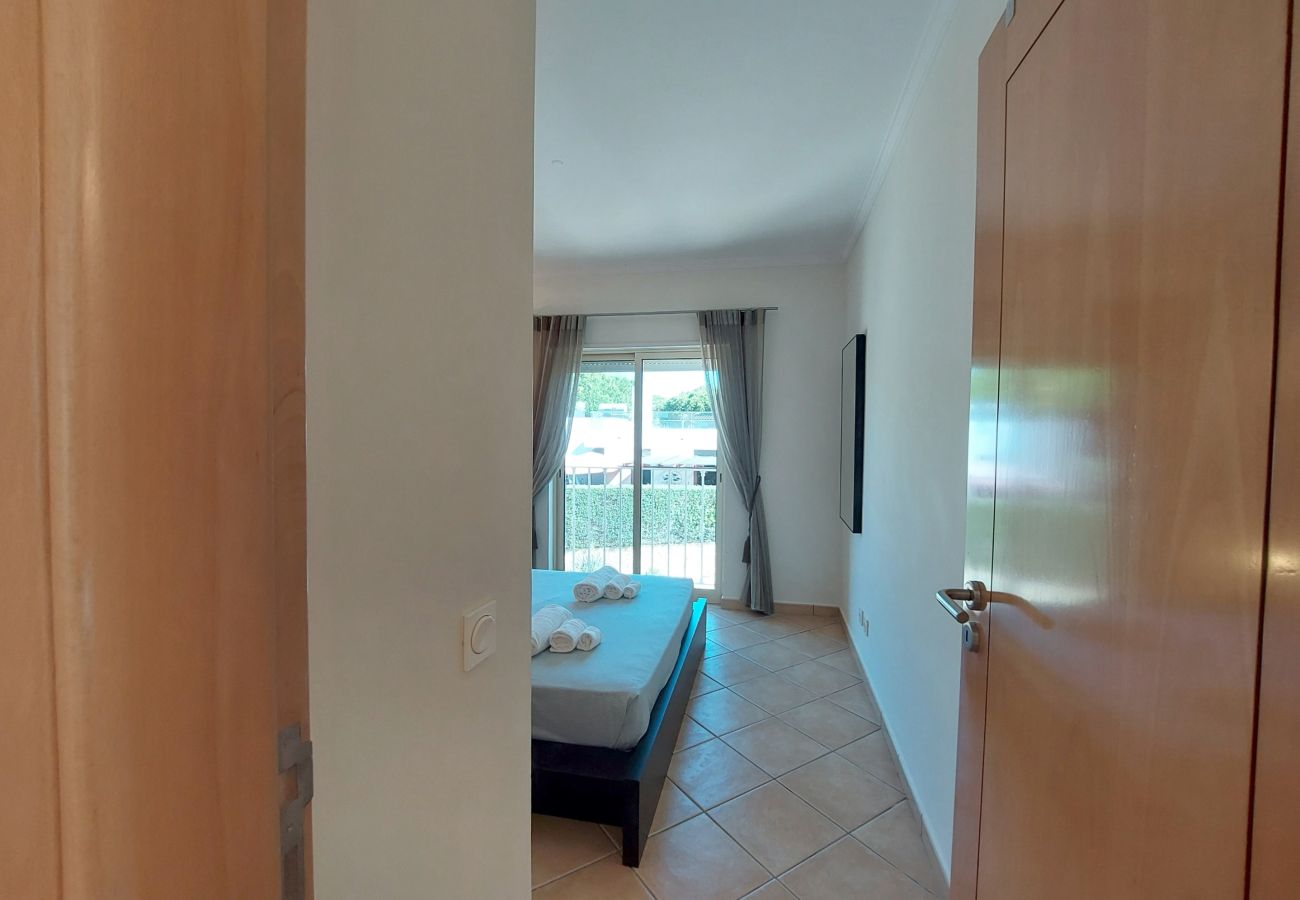 Casa geminada em Quarteira - Vilapeti by SAPvillas