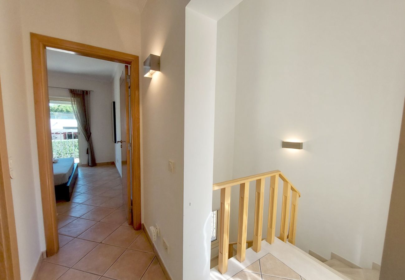 Casa geminada em Quarteira - Vilapeti by SAPvillas