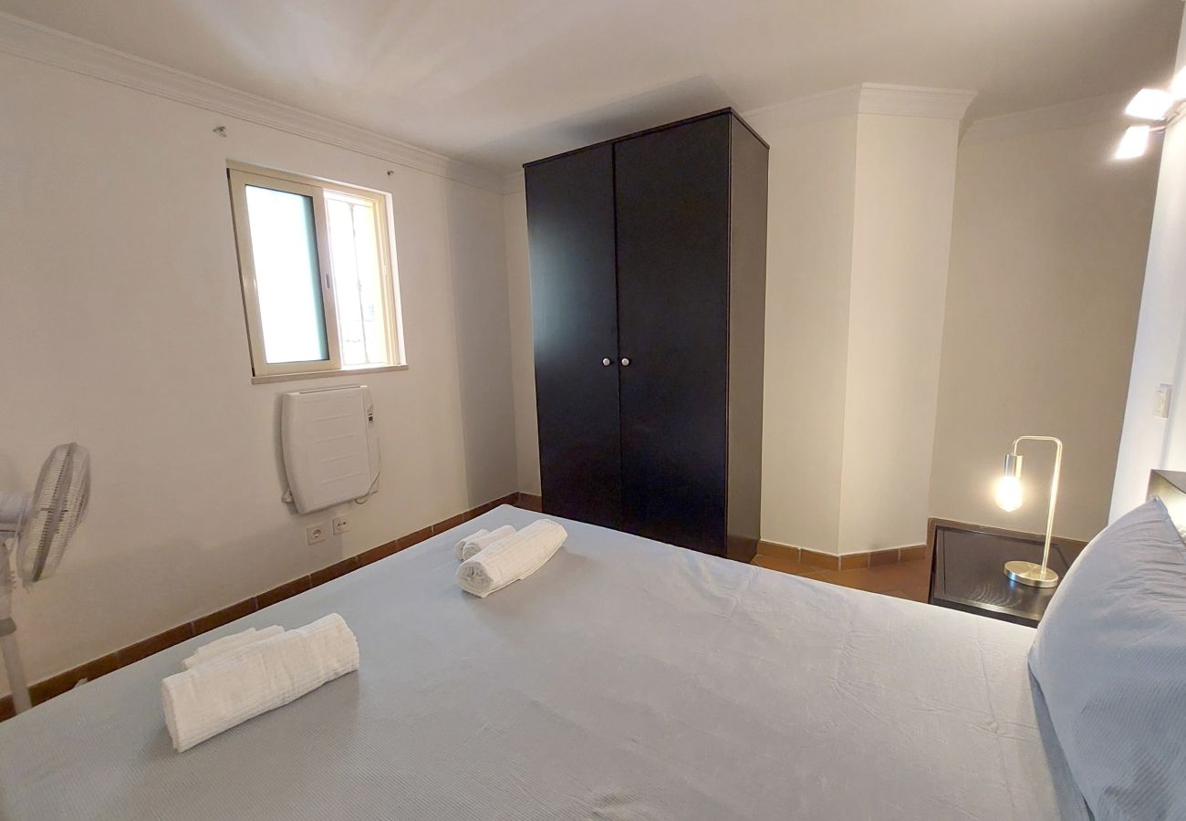Casa geminada em Quarteira - Vilapeti by SAPvillas
