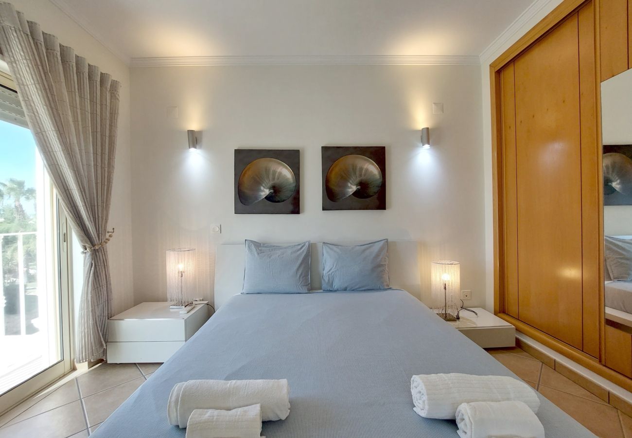 Casa geminada em Quarteira - Vilapeti by SAPvillas