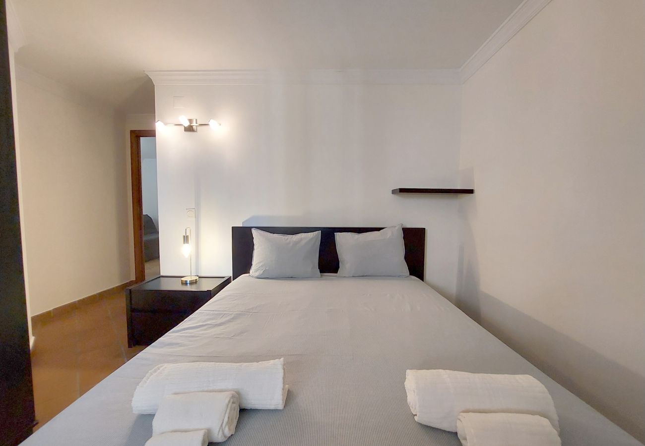 Casa geminada em Quarteira - Vilapeti by SAPvillas