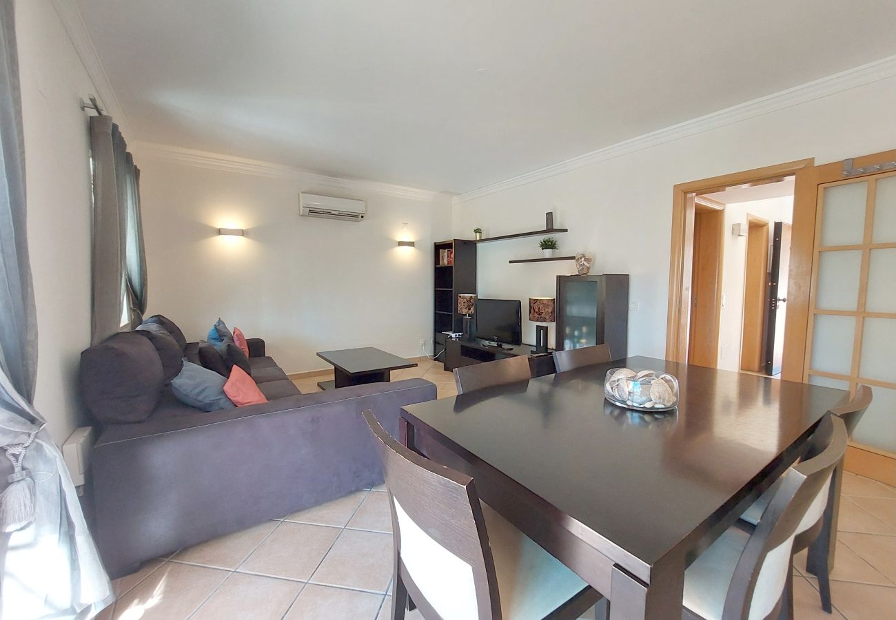 Casa geminada em Quarteira - Vilapeti by SAPvillas