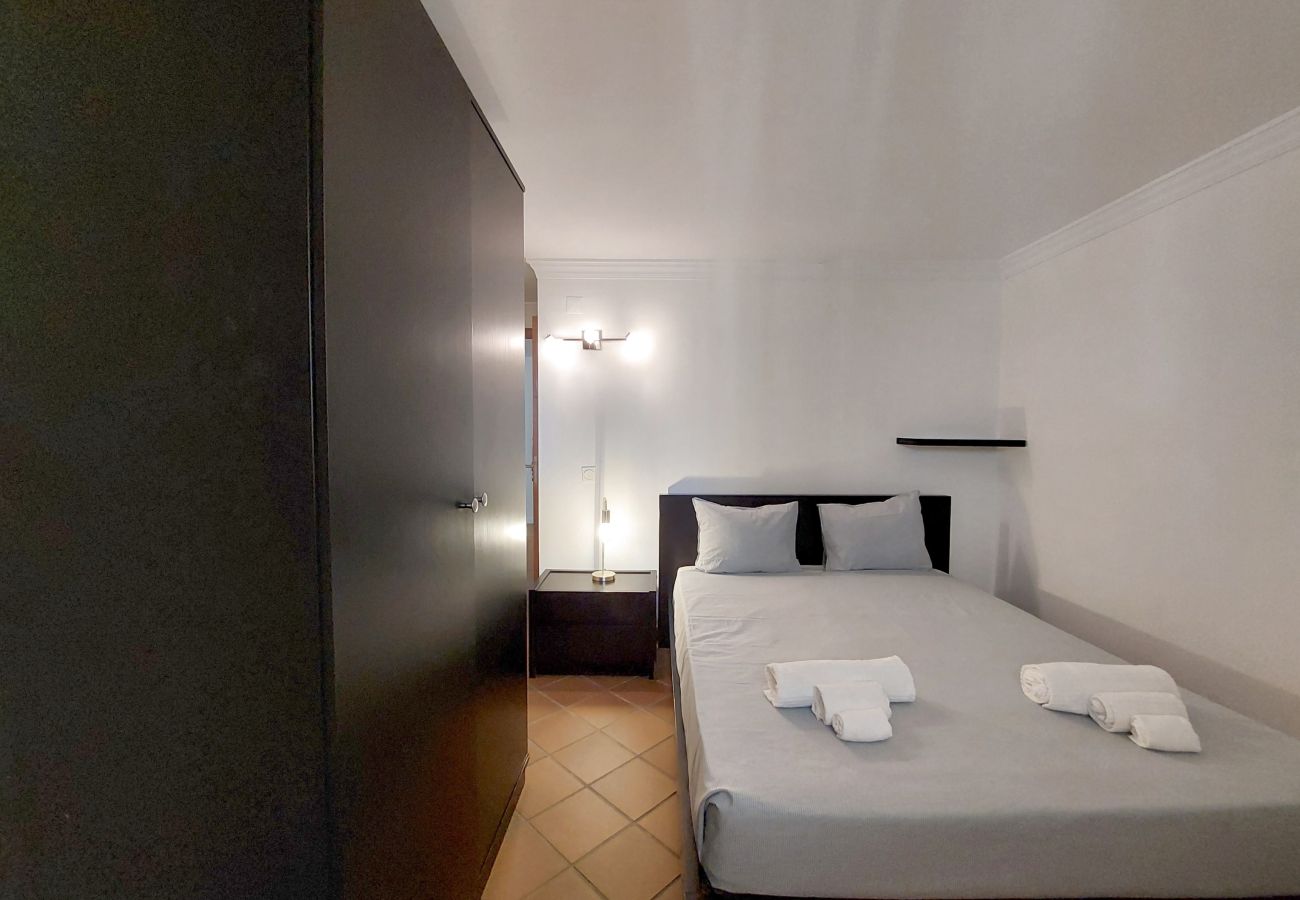 Casa geminada em Quarteira - Vilapeti by SAPvillas