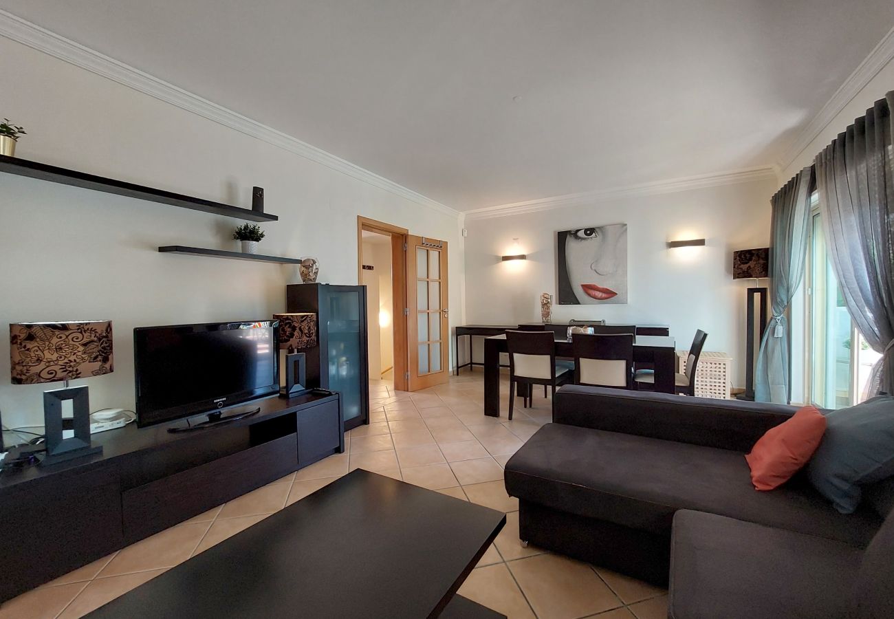 Casa geminada em Quarteira - Vilapeti by SAPvillas