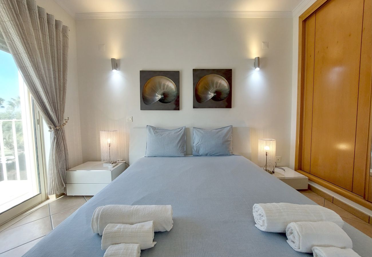 Casa geminada em Quarteira - Vilapeti by SAPvillas