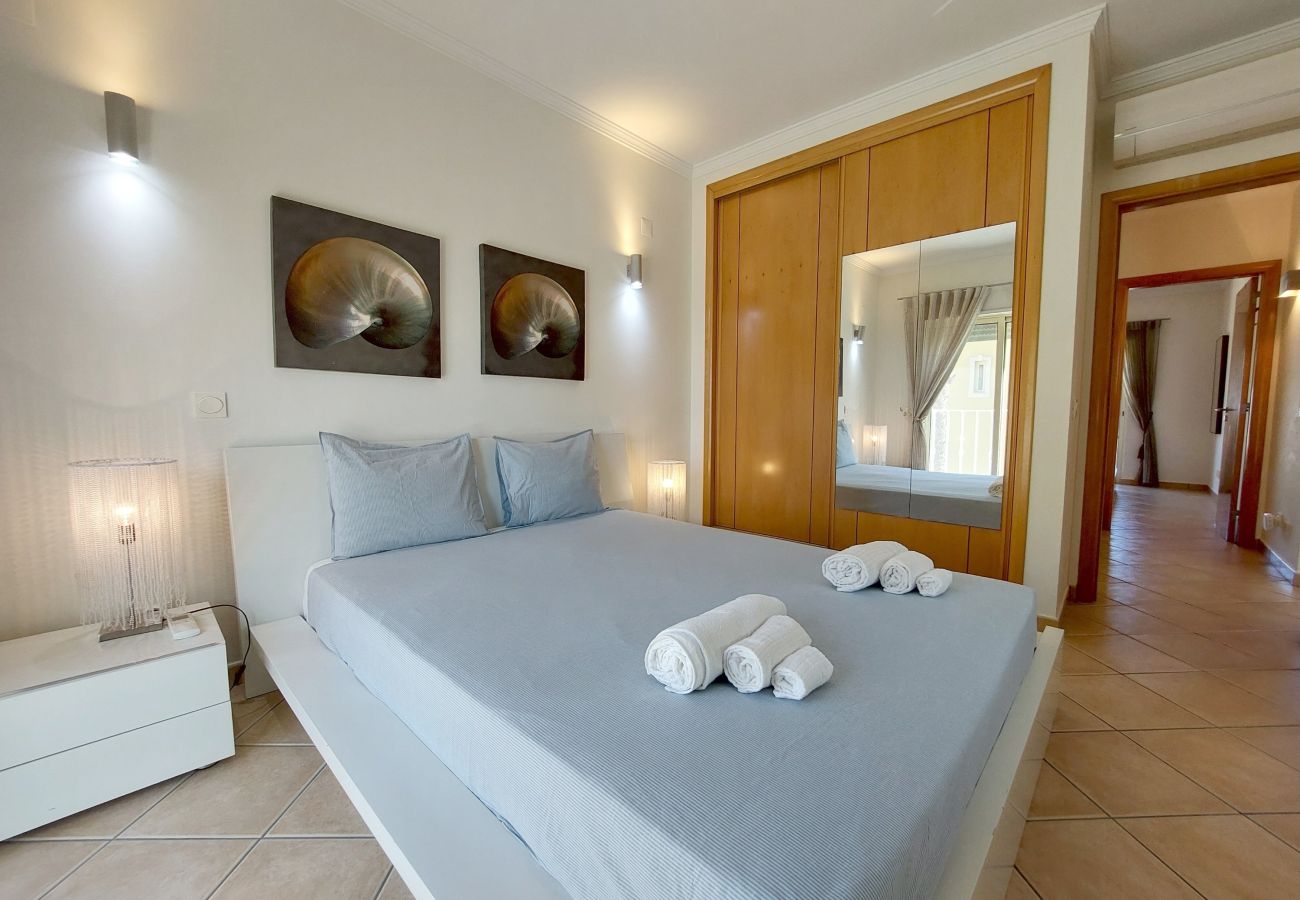 Casa geminada em Quarteira - Vilapeti by SAPvillas