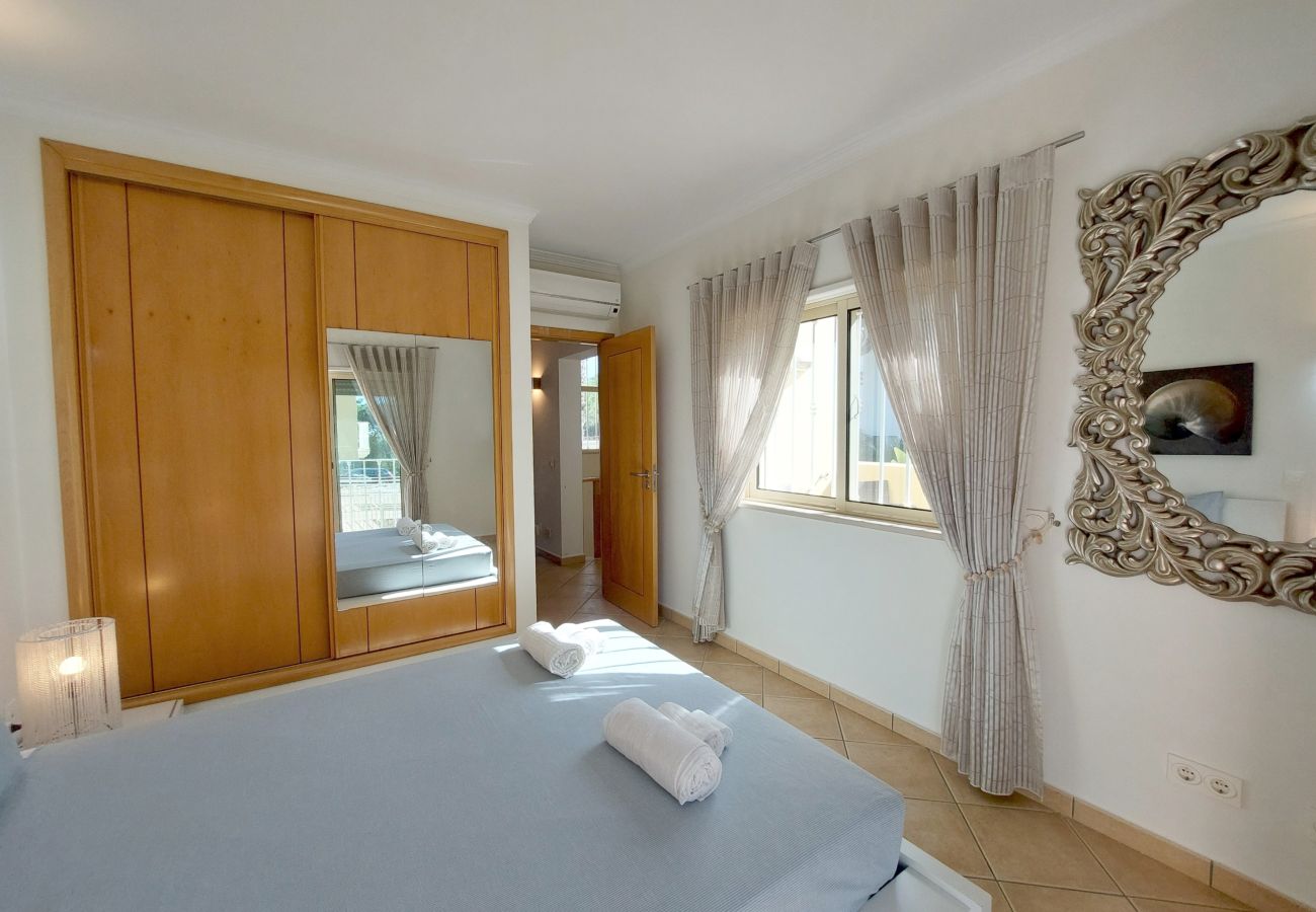 Casa geminada em Quarteira - Vilapeti by SAPvillas