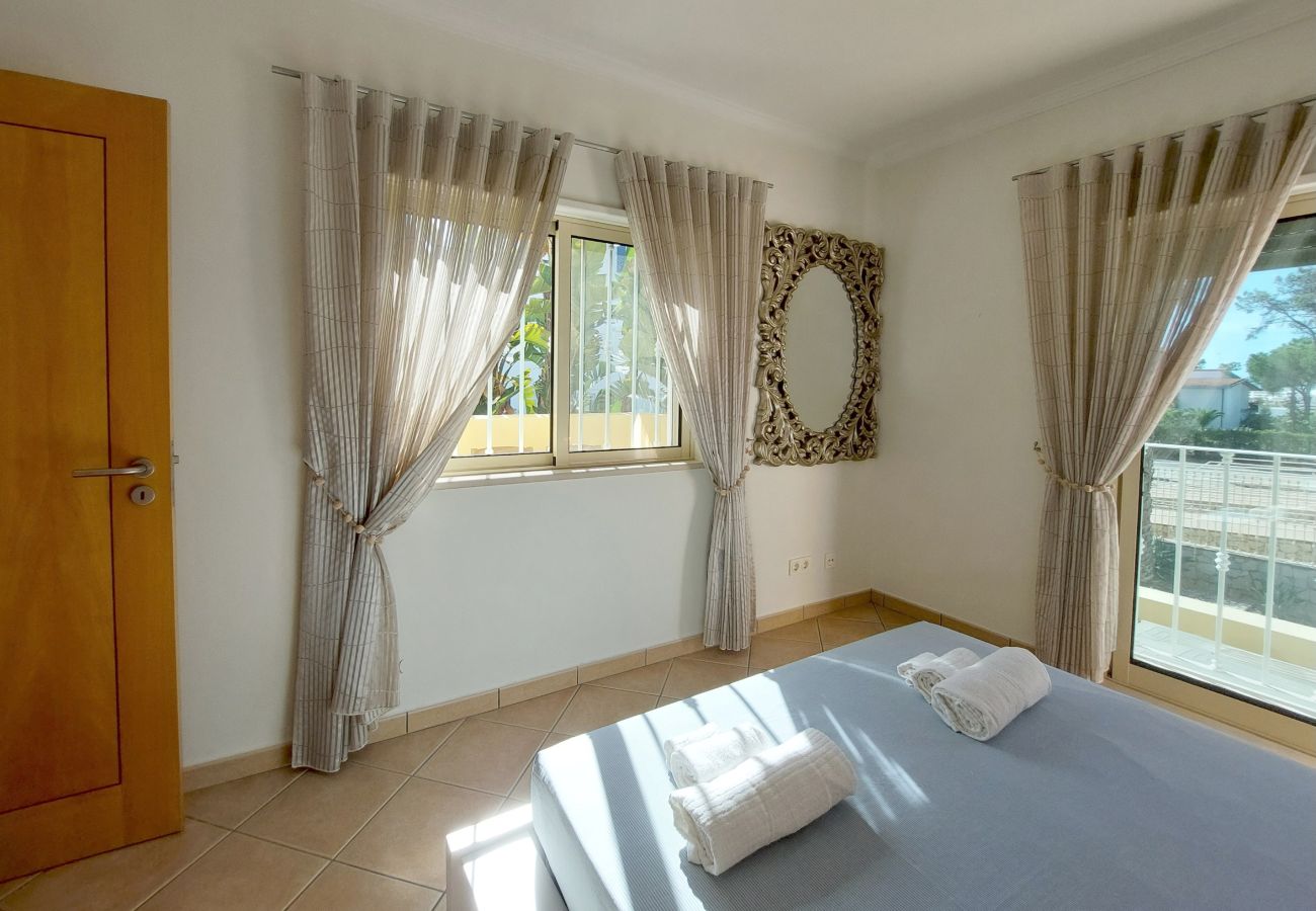 Casa geminada em Quarteira - Vilapeti by SAPvillas