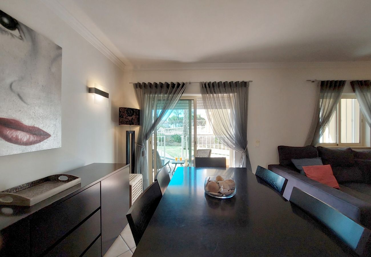 Casa geminada em Quarteira - Vilapeti by SAPvillas