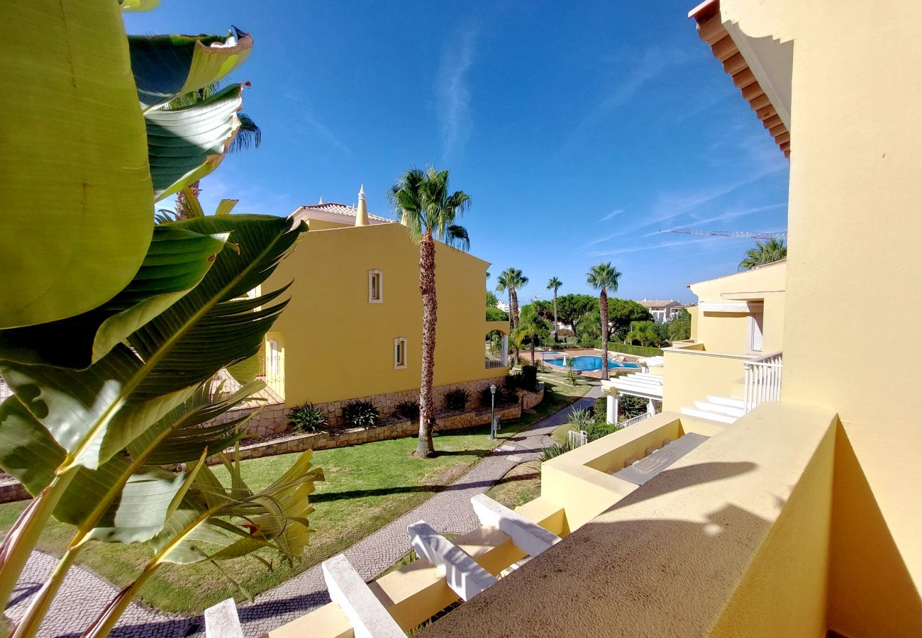 Casa geminada em Quarteira - Vilapeti by SAPvillas