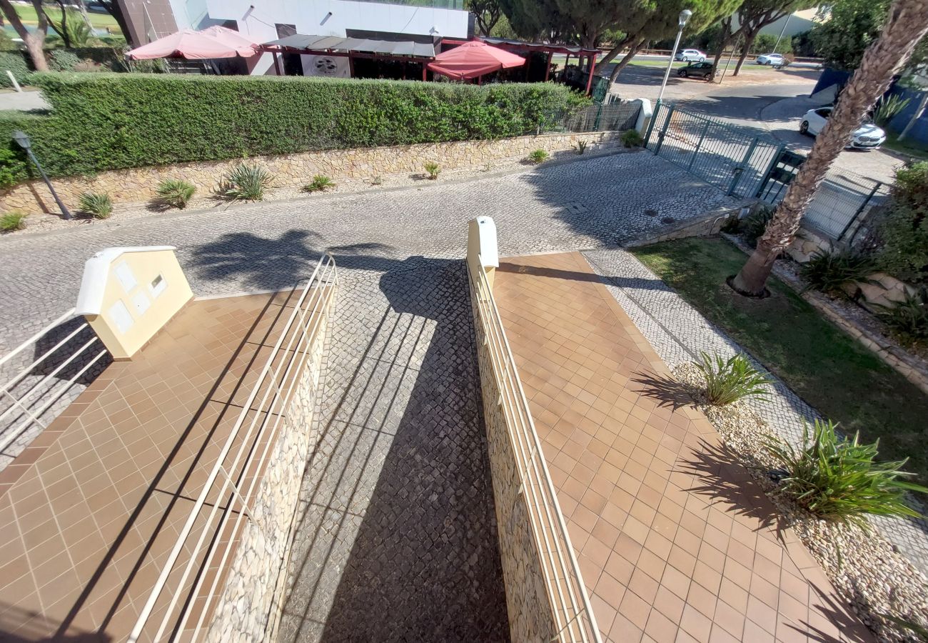 Casa geminada em Quarteira - Vilapeti by SAPvillas