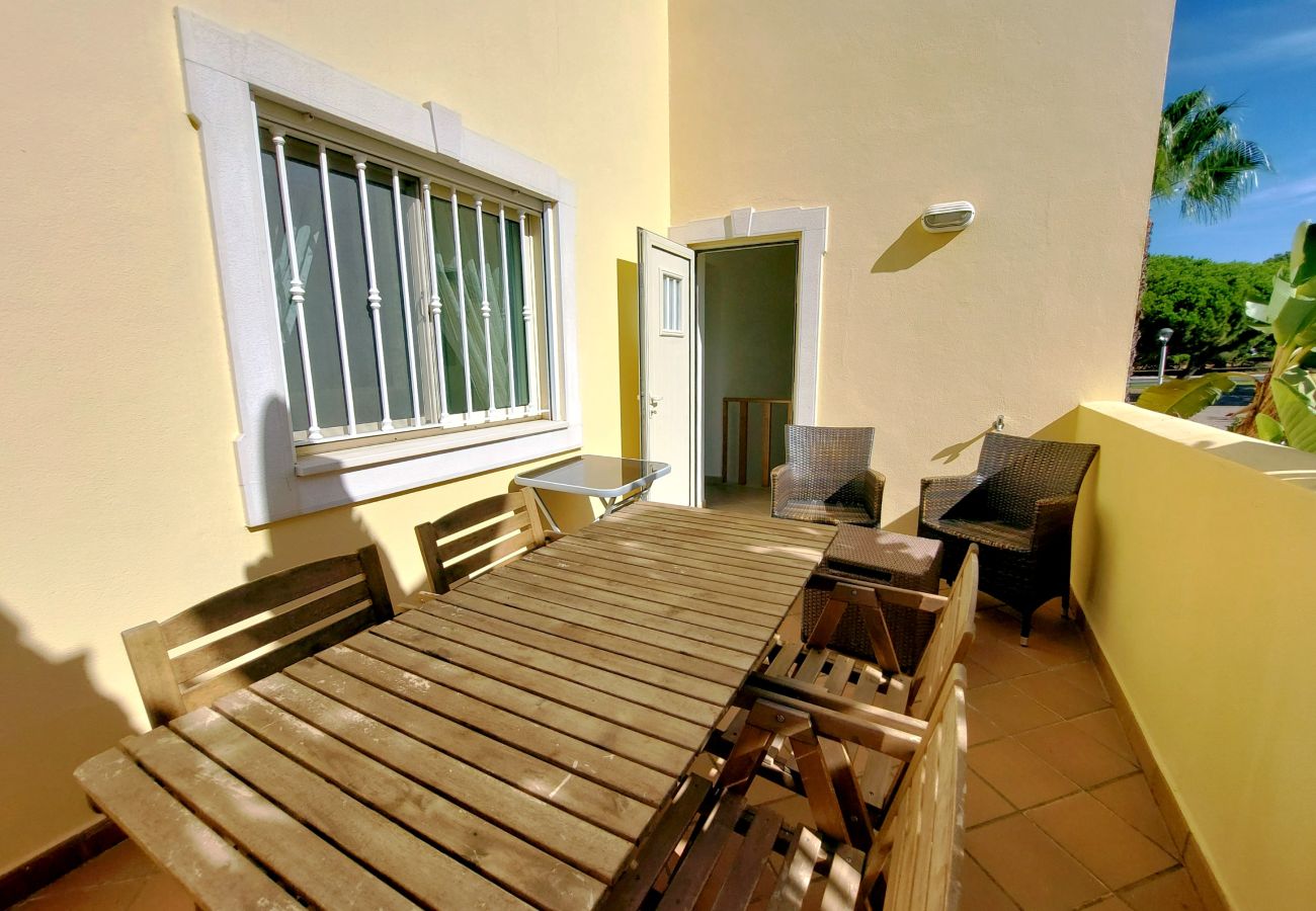 Casa geminada em Quarteira - Vilapeti by SAPvillas