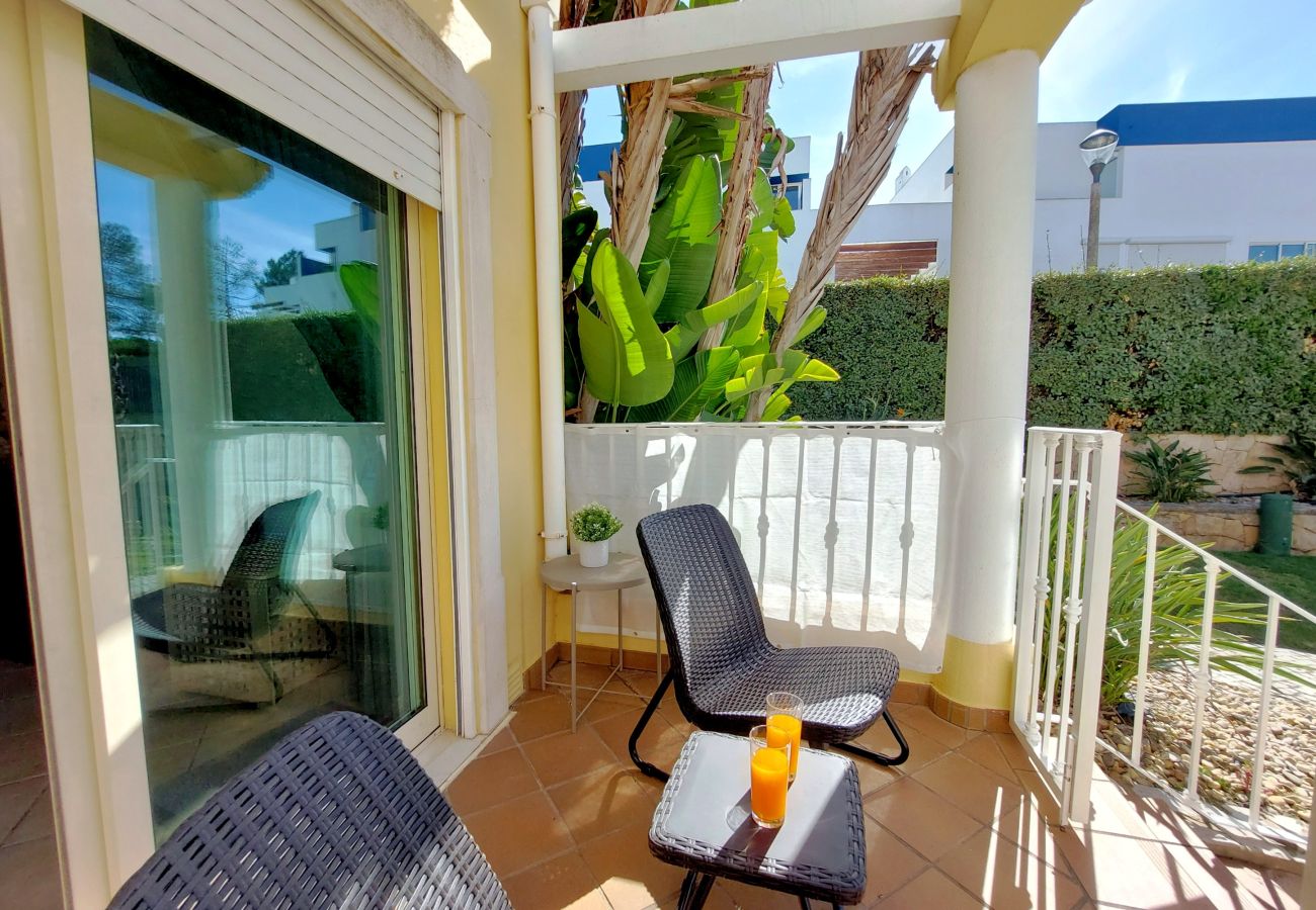 Casa geminada em Quarteira - Vilapeti by SAPvillas