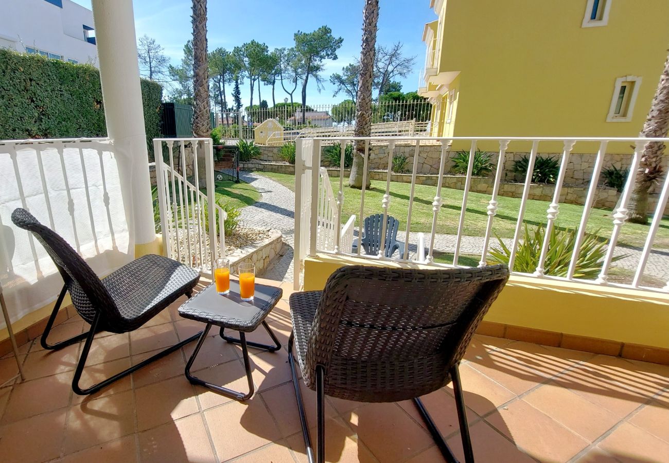Casa geminada em Quarteira - Vilapeti by SAPvillas