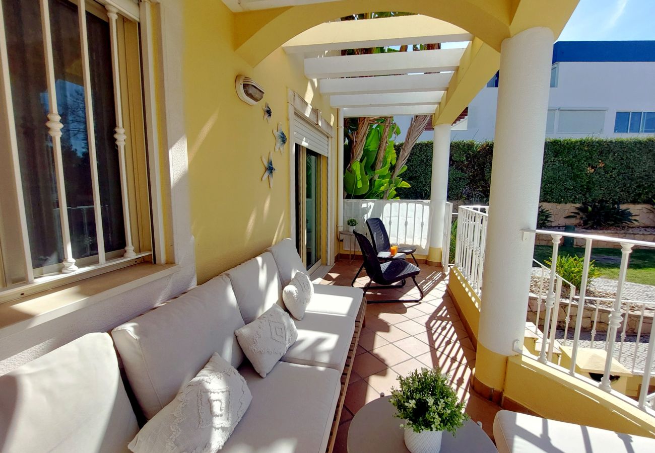 Casa geminada em Quarteira - Vilapeti by SAPvillas