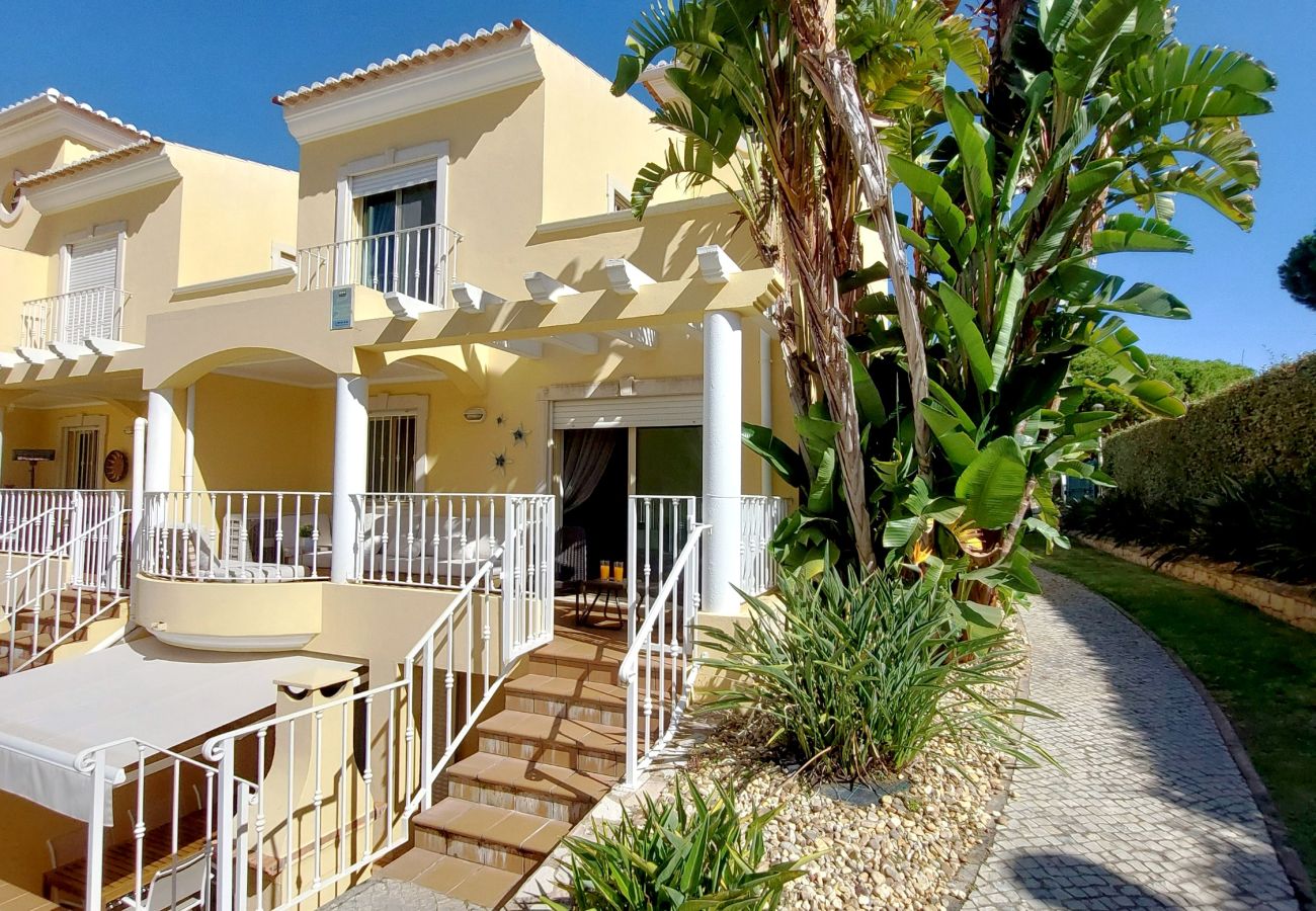 Casa geminada em Quarteira - Vilapeti by SAPvillas