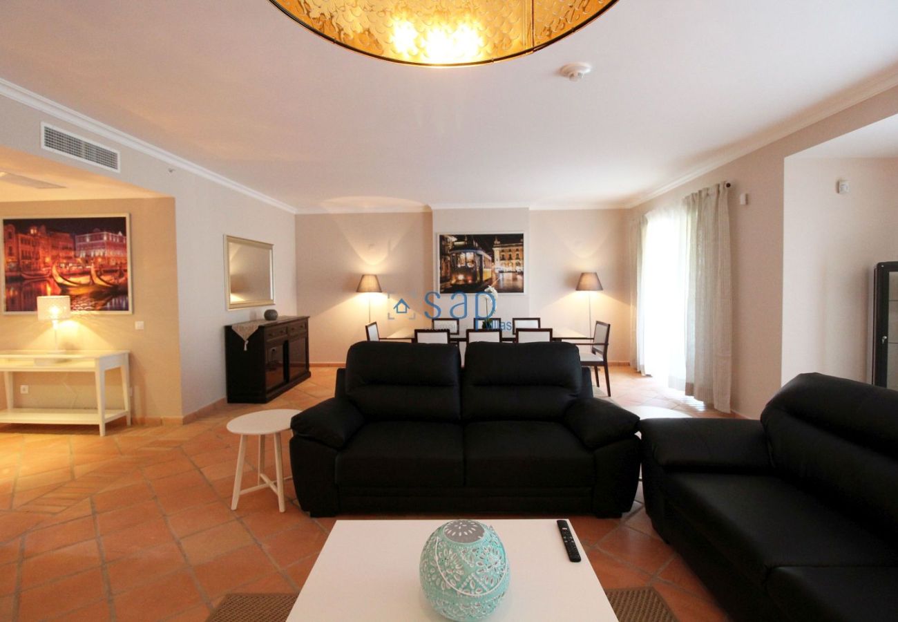 Apartment in Quarteira - 3-bedroom apartment for monthly rent in Vila Sol