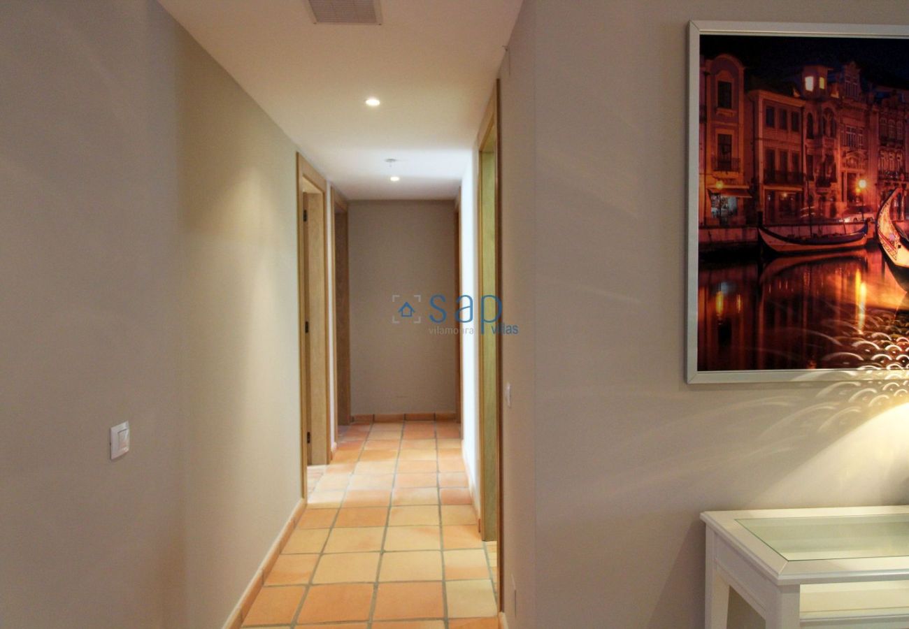 Apartment in Quarteira - 3-bedroom apartment for monthly rent in Vila Sol