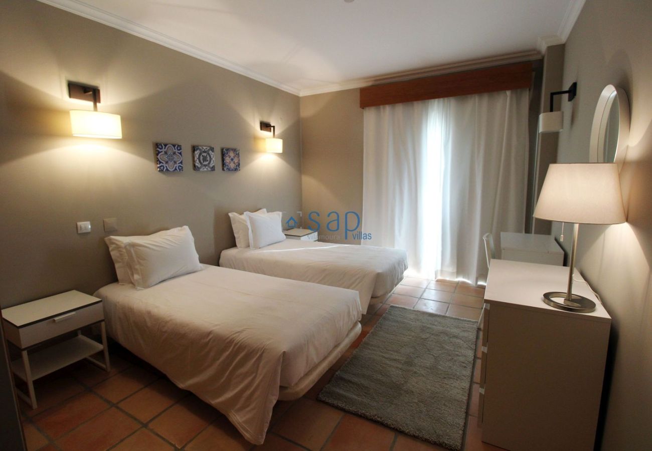 Apartment in Quarteira - 3-bedroom apartment for monthly rent in Vila Sol
