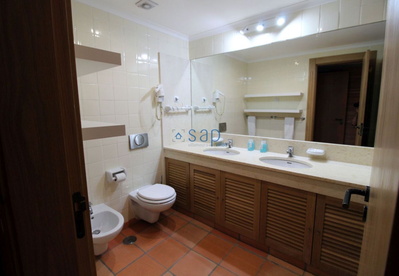 Apartment in Quarteira - 3-bedroom apartment for monthly rent in Vila Sol