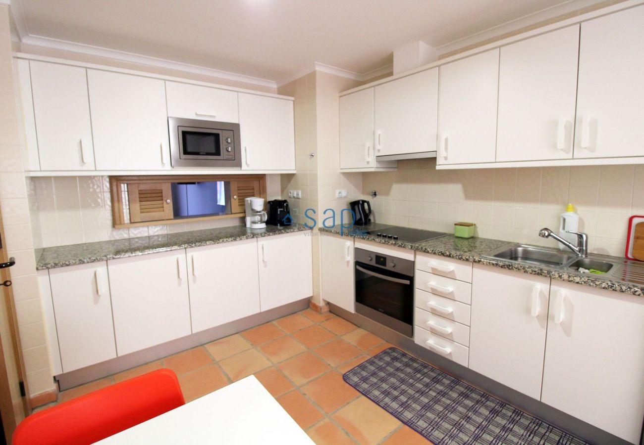 Apartment in Quarteira - 3-bedroom apartment for monthly rent in Vila Sol