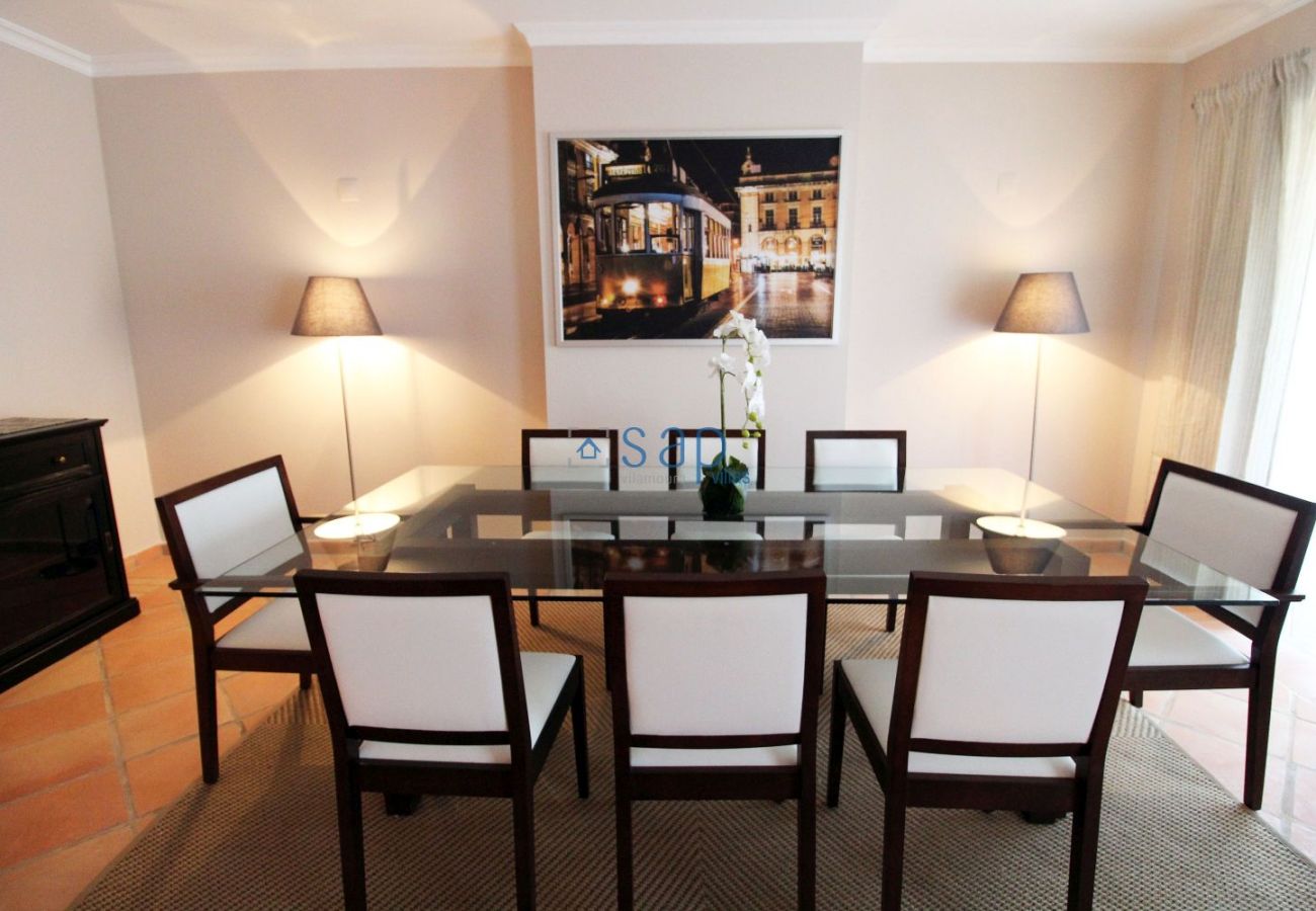 Apartment in Quarteira - 3-bedroom apartment for monthly rent in Vila Sol