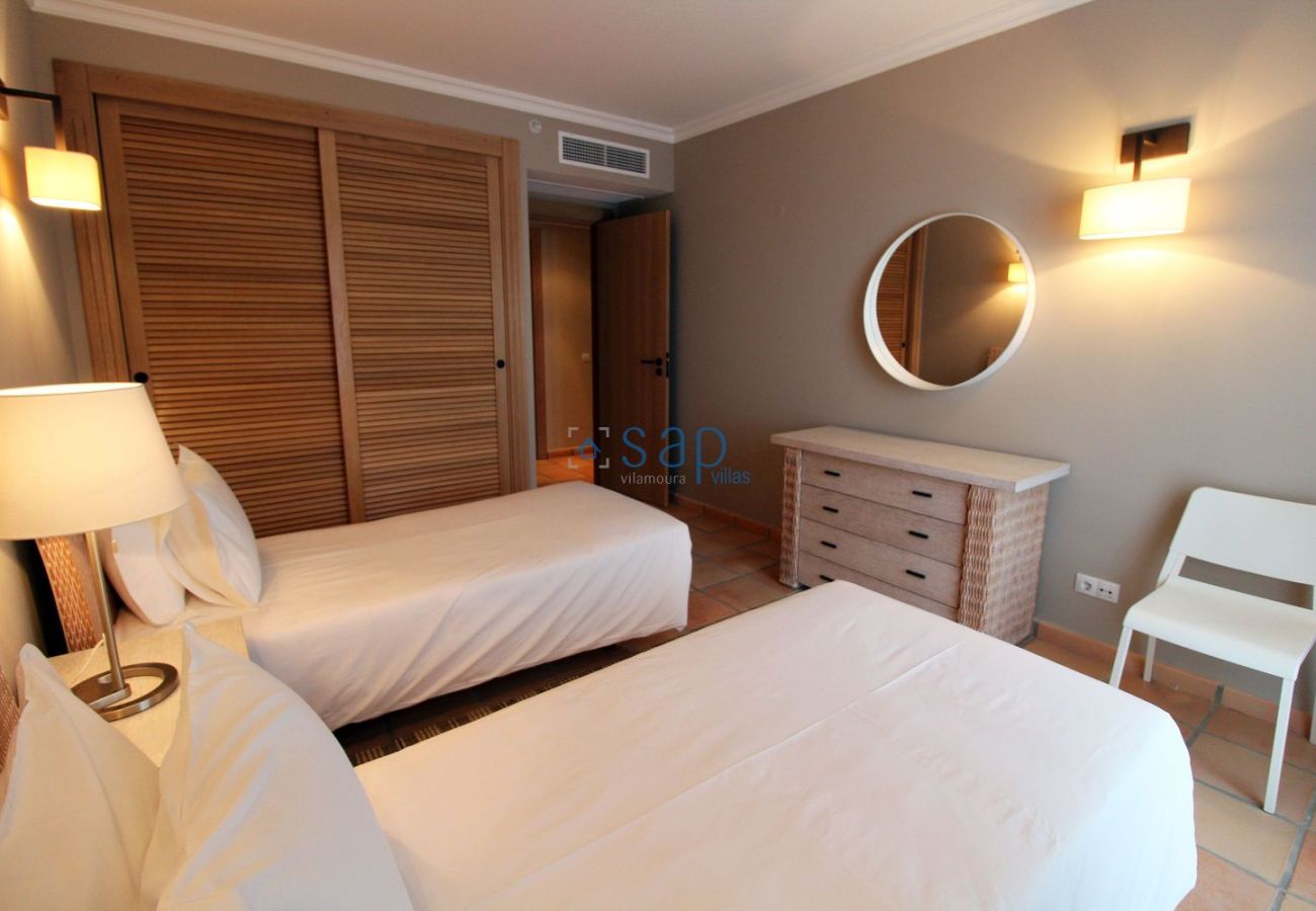 Apartment in Quarteira - 3-bedroom apartment for monthly rent in Vila Sol