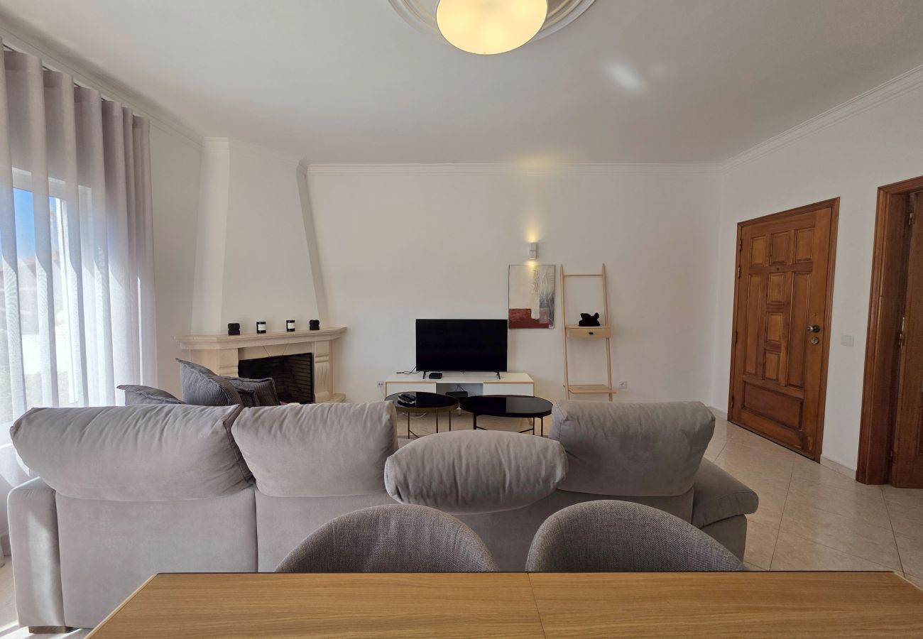Apartment in Vilamoura - 2-bedroom apartment for annual rent, 800m from Vilamoura Marina.