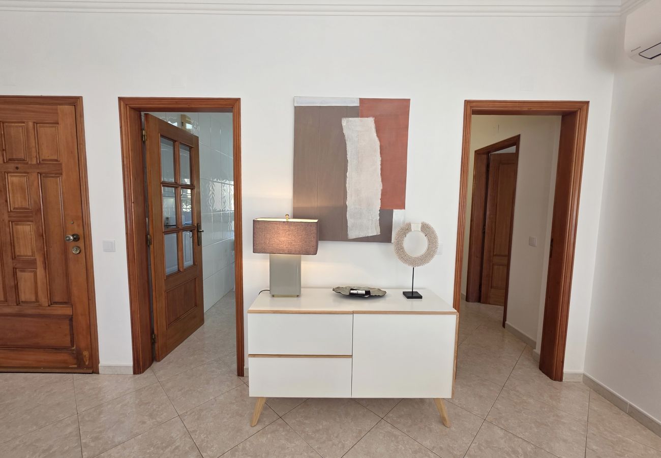 Apartment in Vilamoura - 2-bedroom apartment for annual rent, 800m from Vilamoura Marina.