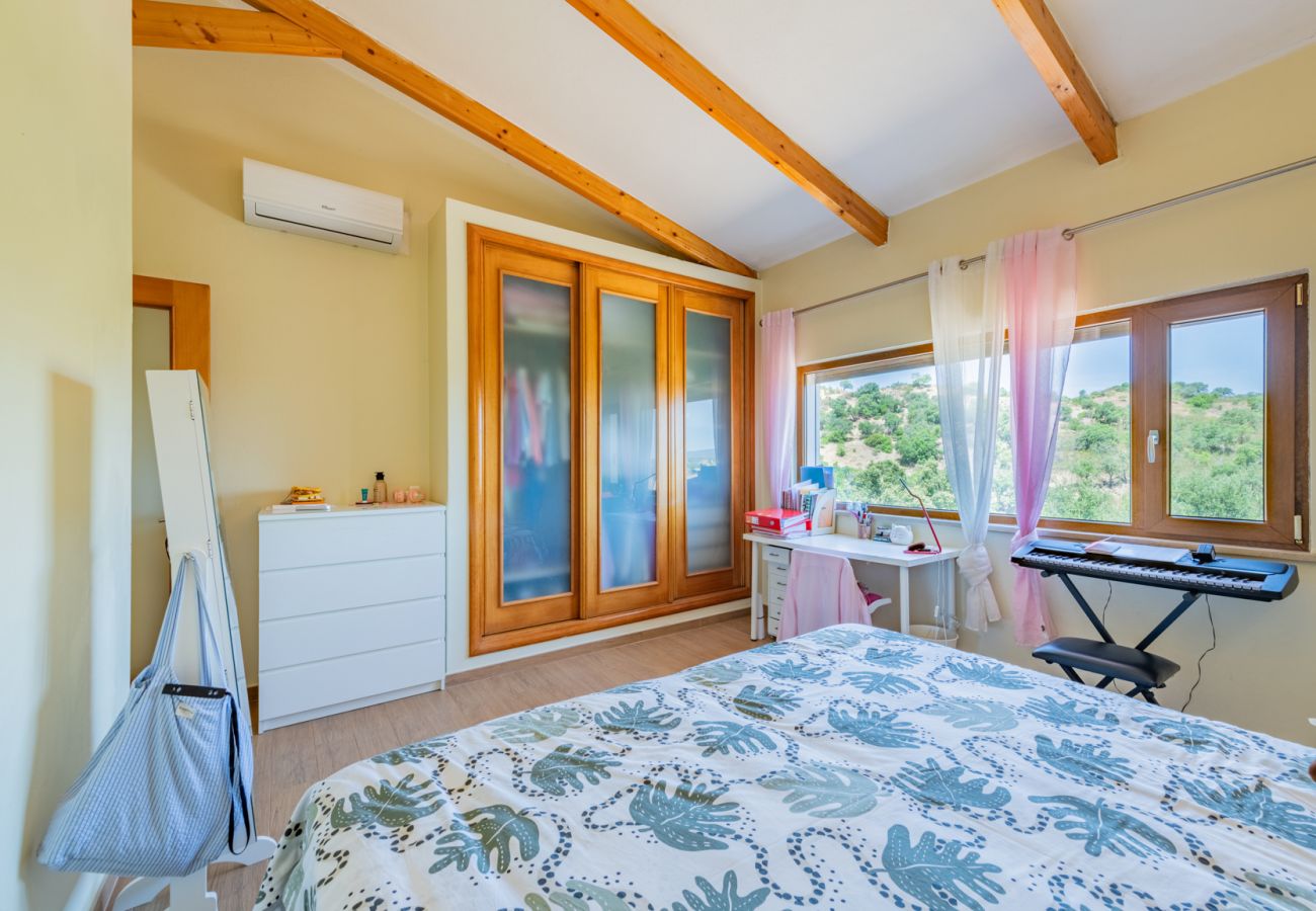 Villa/Dettached house in Santa Catarina Fonte Bispo - 4 bedroom villa with private pool - Corte do Peso (Stª Catarina Fonte do Bispo)