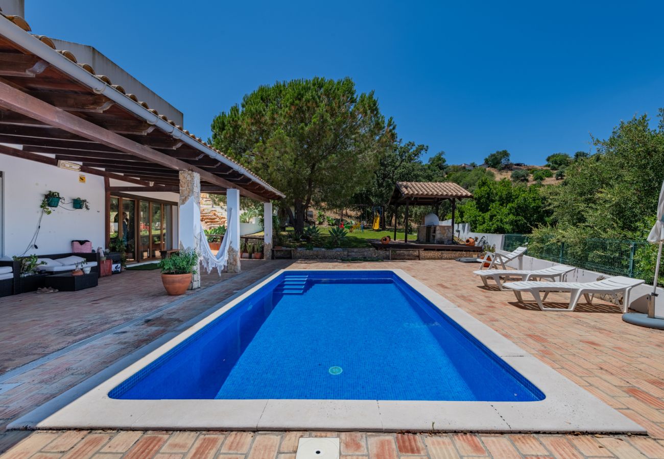 Villa/Dettached house in Santa Catarina Fonte Bispo - 4 bedroom villa with private pool - Corte do Peso (Stª Catarina Fonte do Bispo)