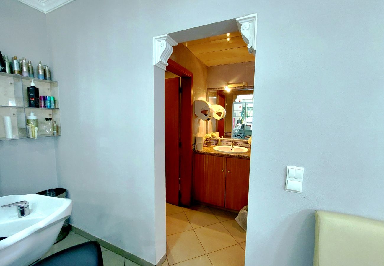 Commercial space in Gambelas - Commercial Space for Sale in Montenegro, Faro - Algarve Investment