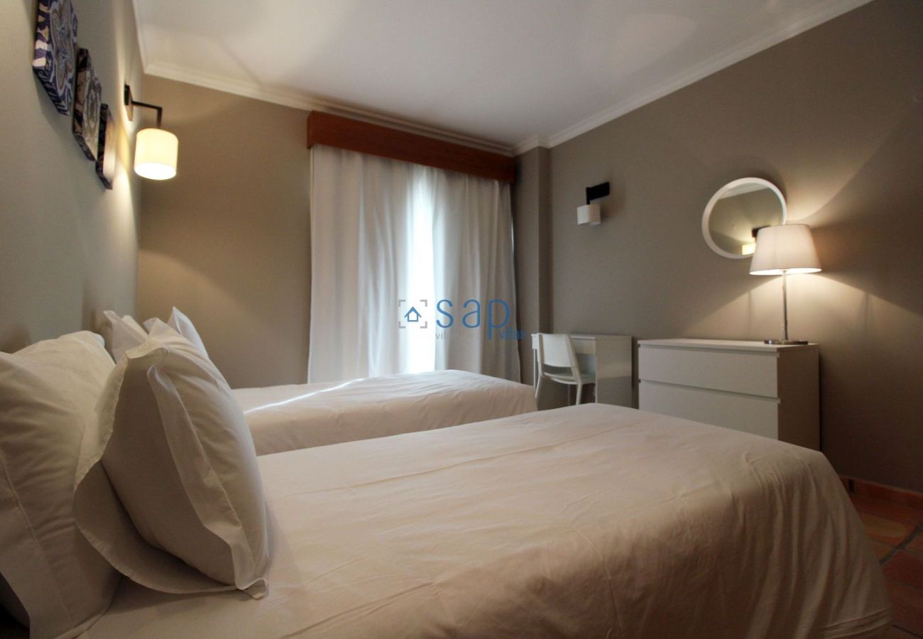 Apartamento en Quarteira - Apartamento de 3 habitaciones en alquiler mensual en Vila Sol.