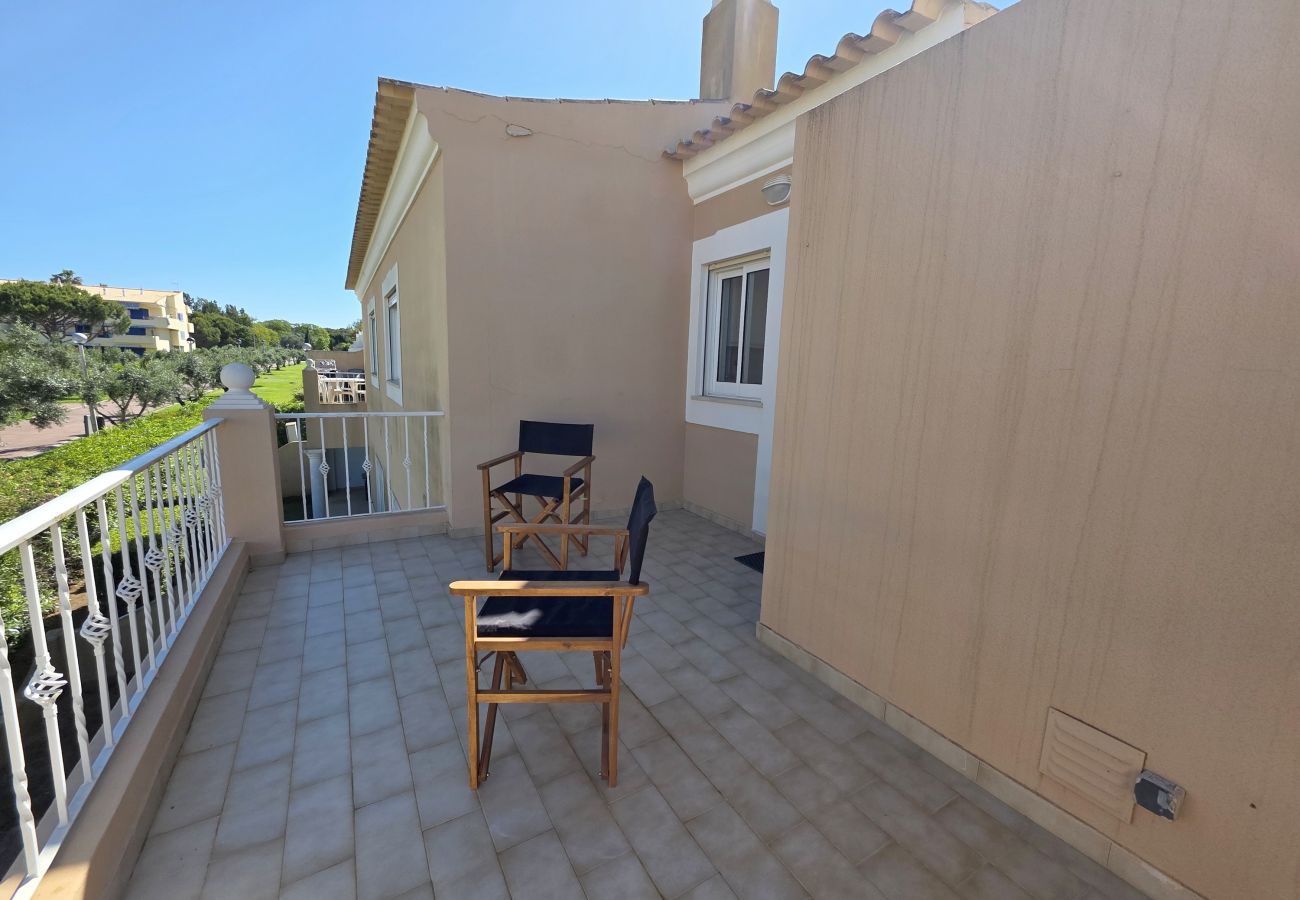 Apartamento en Vilamoura - Apartamento de 2 habitaciones en alquiler anual, a 800 metros del puerto deportivo de Vilamoura.