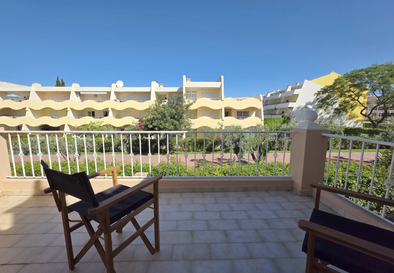 Apartamento en Vilamoura - Apartamento de 2 habitaciones en alquiler anual, a 800 metros del puerto deportivo de Vilamoura.