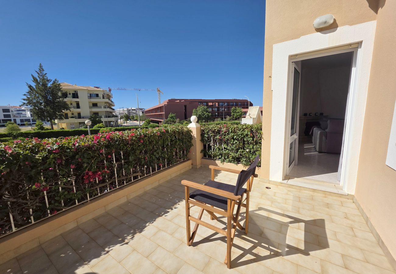 Apartamento en Vilamoura - Apartamento de 2 habitaciones en alquiler anual, a 800 metros del puerto deportivo de Vilamoura.