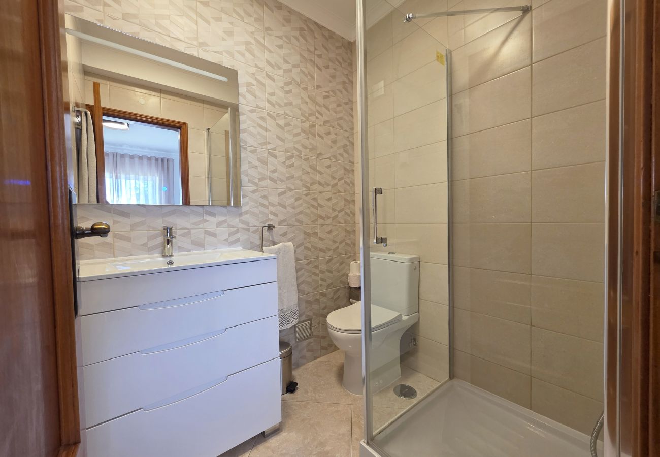 Apartamento en Vilamoura - Apartamento de 2 habitaciones en alquiler anual, a 800 metros del puerto deportivo de Vilamoura.