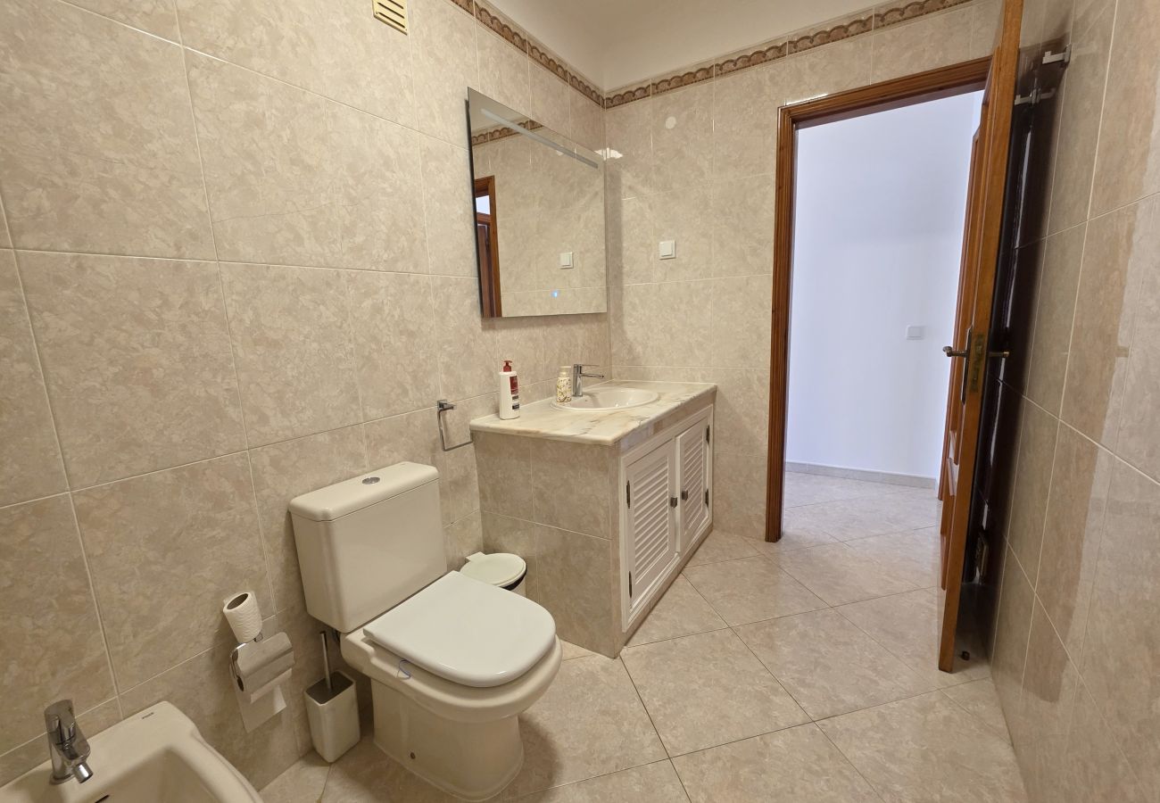 Apartamento en Vilamoura - Apartamento de 2 habitaciones en alquiler anual, a 800 metros del puerto deportivo de Vilamoura.