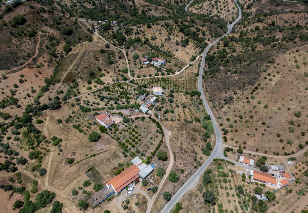 Villa en Santa Catarina Fonte Bispo - Villa de 4 dormitorios con piscina privada - Corte do Peso (Stª Catarina Fonte do Bispo)