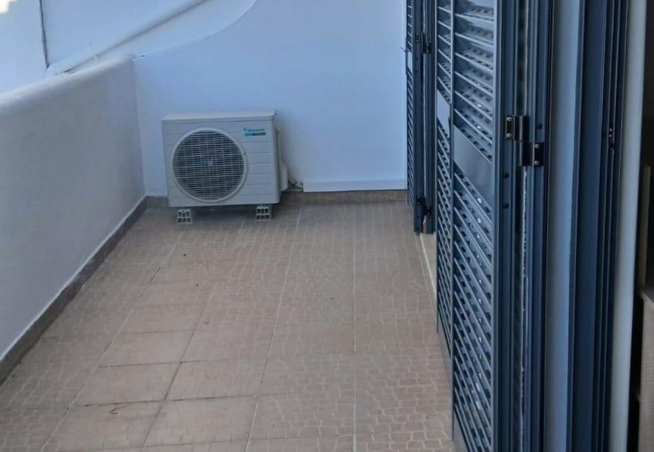Casa adosada en Gambelas - V3+1 Gambelas en venta | Garaje y jardín