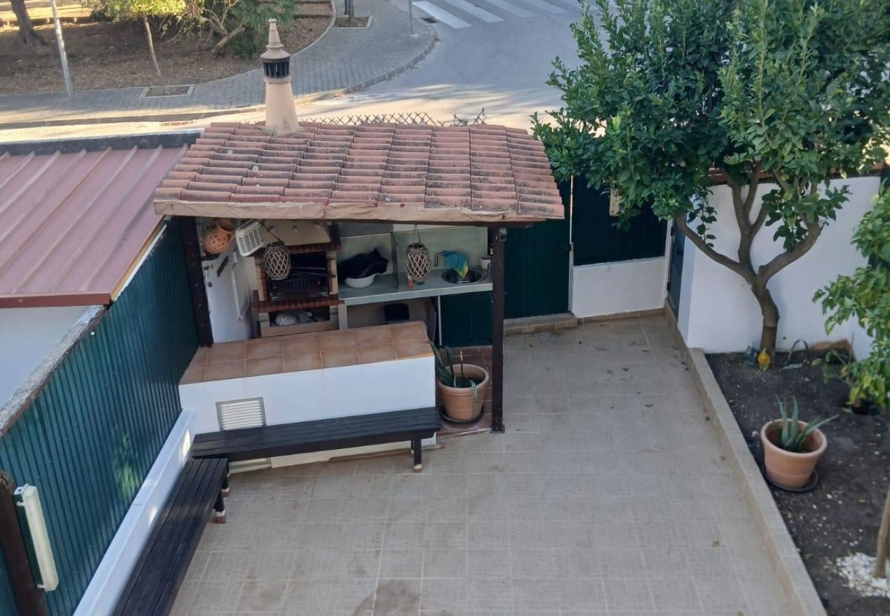 Casa adosada en Gambelas - V3+1 Gambelas en venta | Garaje y jardín